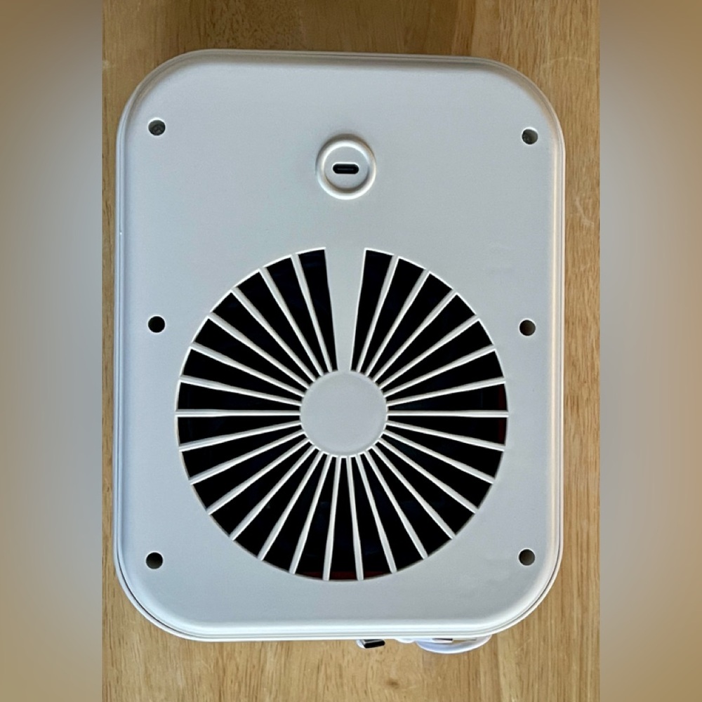 Compact Mini Small Cold Air Humidifier - Picture 3 of 8